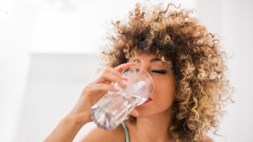 When You Start Drinking More Water, This Is What Happens to Your Skin