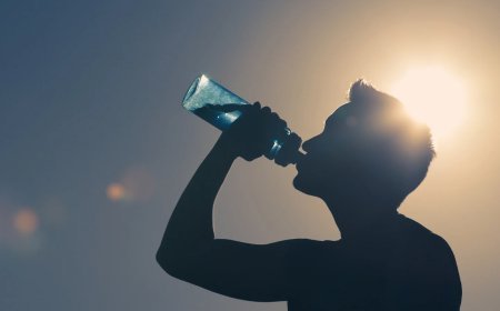5 Signs You're Dehydrated (And How to Fix It)