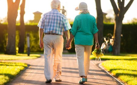 When You Take a 10-Minute Walk After Thanksgiving After Dinner, This Is What Happens to Your Digestion