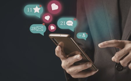 Social Media and Your Mood: Navigating the Emotional Rollercoaster