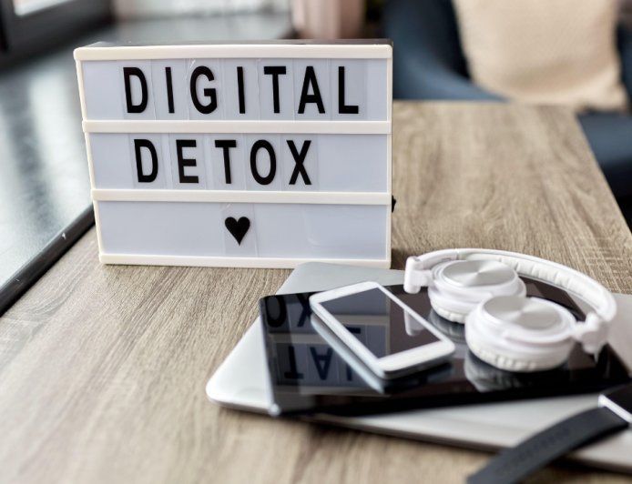 The Benefits of Digital Detoxing: Reclaiming Your Peace and Focus