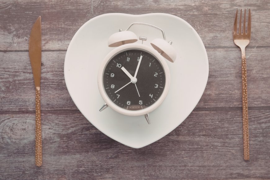 Débutez le Jeûne Intermittent : Guide Essentiel pour Vous!