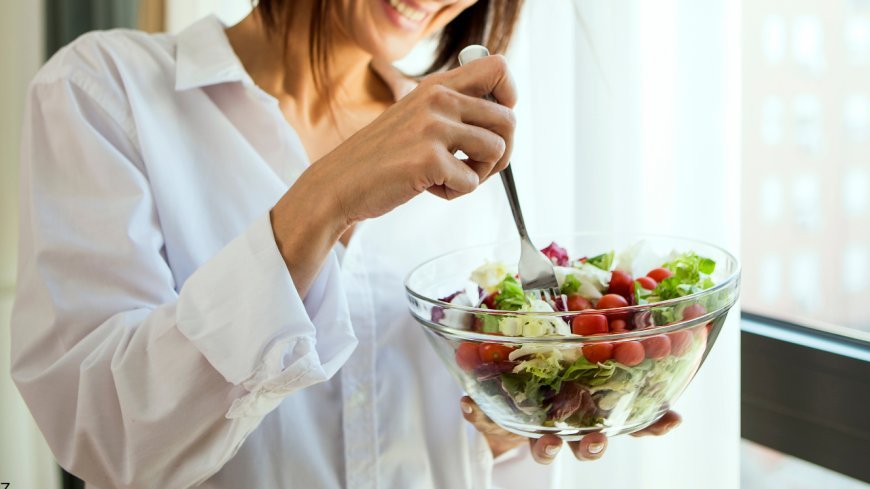 Why Your Salad Dressing Could Be Making You Gain Weight (Even on a “Healthy” Salad)